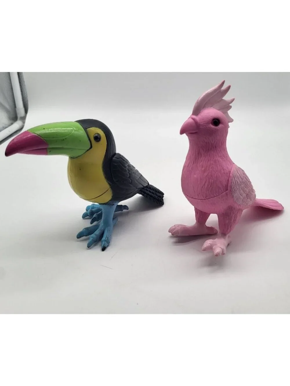 Ankyo Set of 2 Wildlife Birds Pink Cockatoo/Parakeet & Toucan Figures Toys
